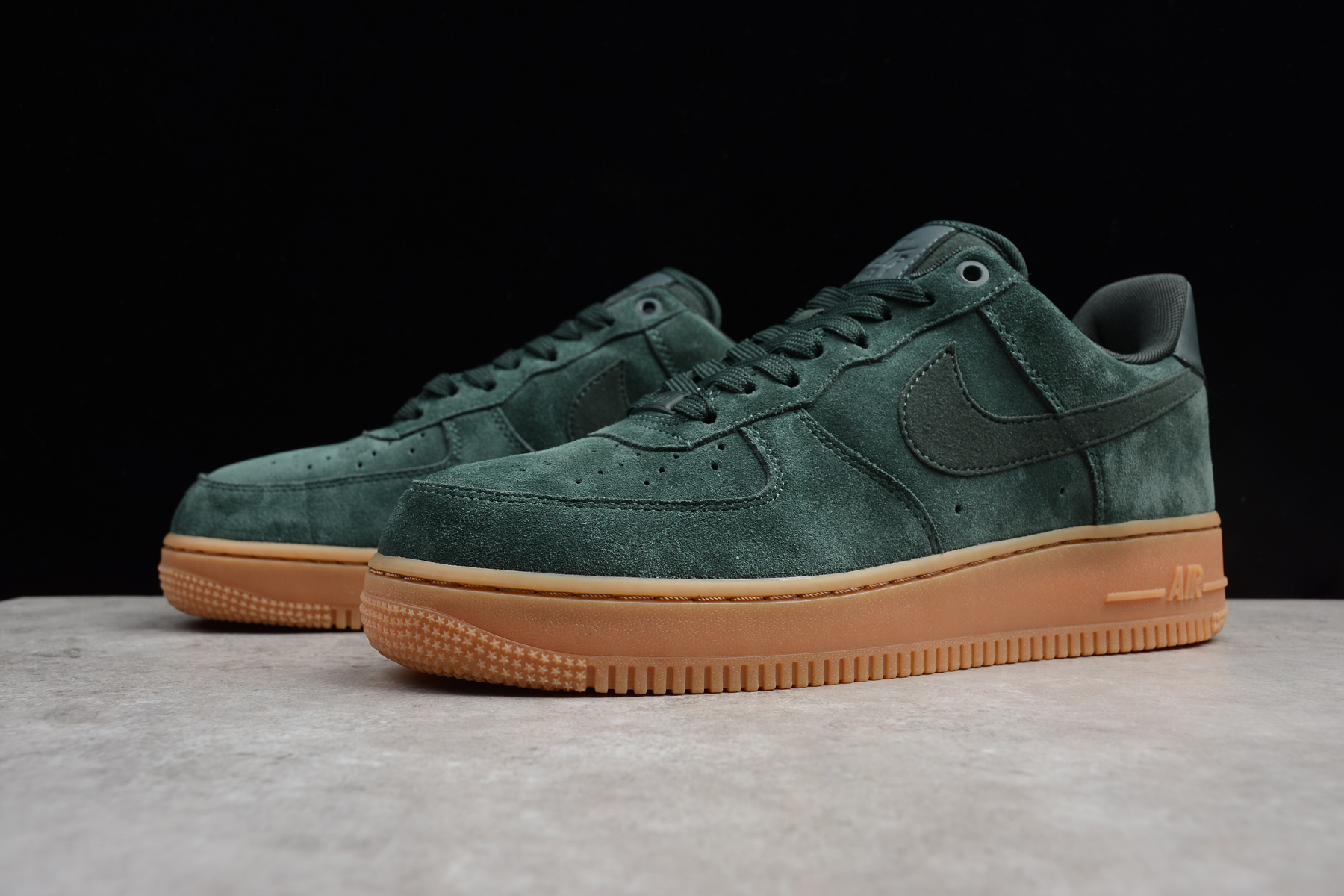 Nike Air Force 1 LV8 Suede Outdoor Green